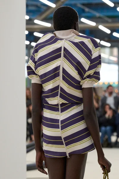 Look 9